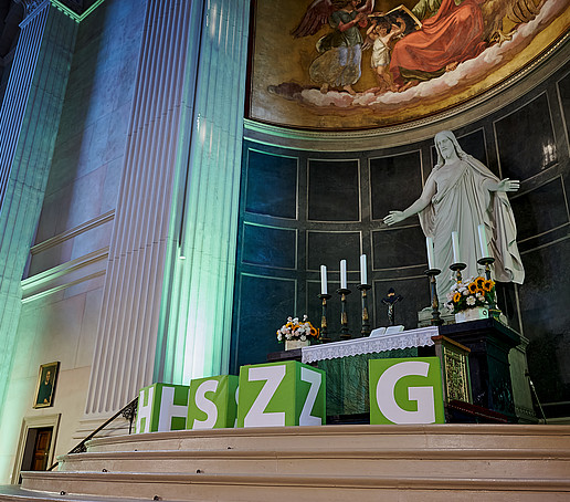 The altar of St. John's Church is decorated with HSZG cubes.