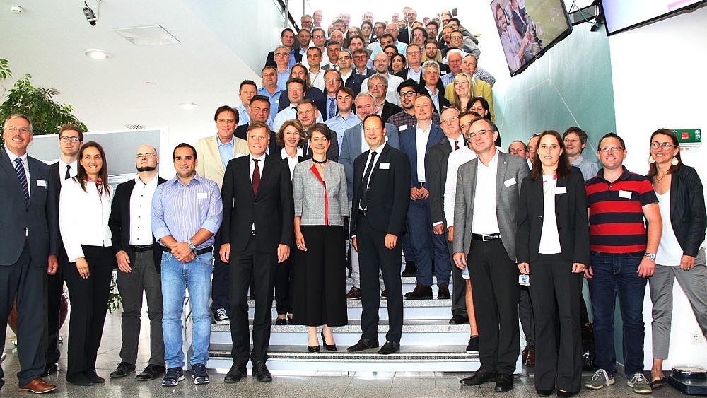 Teilnehmer Projekt-Kick-Off idev40 am 14.6.2018 im Unternehmen Infineon Austria (Quelle: Infineon Technologies Austria)