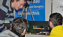 Bei der Konvent'a konnten die Besucher moderne Technik am HSZG-Stand selbst ausprobieren. Bei der Konvent'a konnten die Besucher moderne Technik am HSZG-Stand selbst ausprobieren.