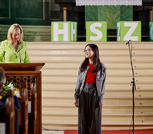 Prorector and DAAD prizewinner at the altar