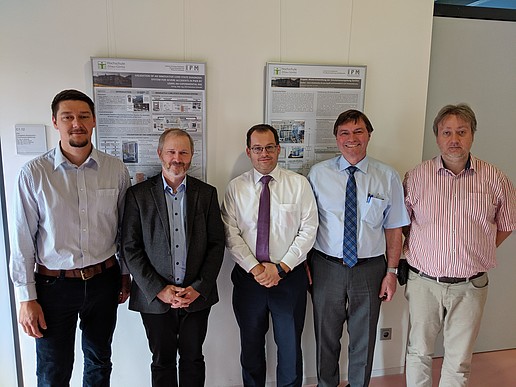 Photo of the project meeting (left to right, Sebastian Braun, Prof. Uwe Hampel (HZDR), Prof. Alexander Kratzsch, Prof. Hans-Joachim Kretzschmar, Eckhard Schleicher (HZDR))