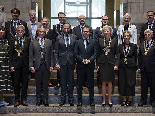 The rectors of Saxony's universities together with Minister President Kretschmer and Science Minister Sebastian Gemkow.