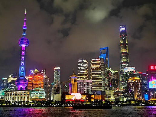 Skyline-Aufnahme von Shanghai bei Nacht