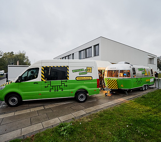 Sprinters and trailers on campus