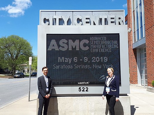 Fabian Lindner and Sophia Keil at the ASMC in Saratoga Springs, USA to present their research results.